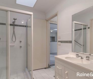 Charming 3-Bedroom Family Home in Prime Location - Photo 4