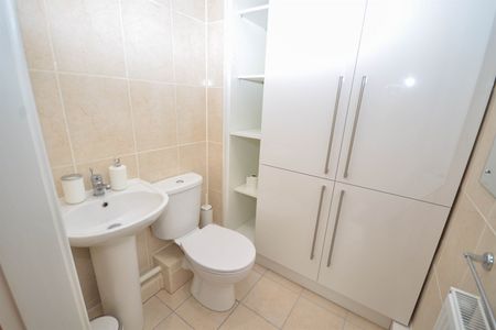 3 bed end of terrace house to rent in Cleveland Road, Barnes, SR4 - Photo 4