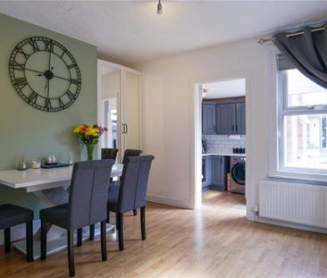 2 bedroom semi-detached house to rent - Photo 5