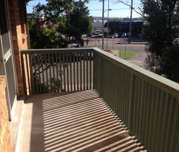 Two bedroom unit on top floor of block - Photo 2