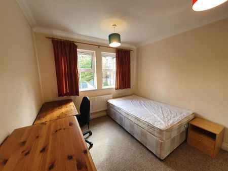 3 bedroom flat to rent - Photo 3