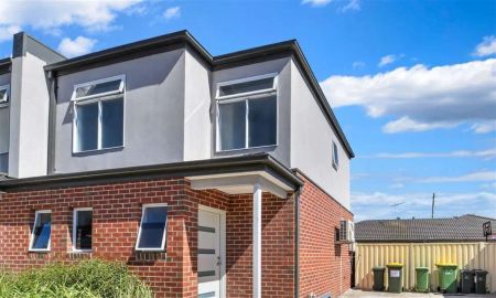 2/41 Winter Cres, Reservoir VIC 3073 - Photo 2