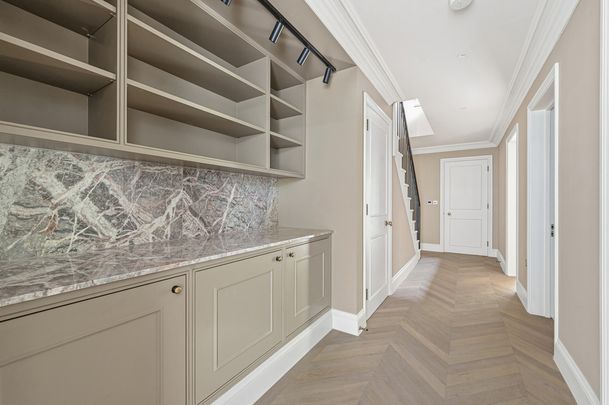 Coombe Lane, SW20, London - Photo 1