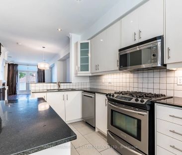 Condo Townhouse For Lease | W9245254 - Photo 6