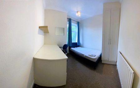 6 bedroom semi-detached house to rent - Photo 4