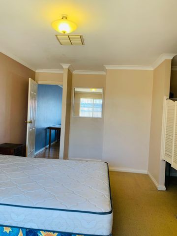 Furnished Unit in Secure Complex - Photo 4