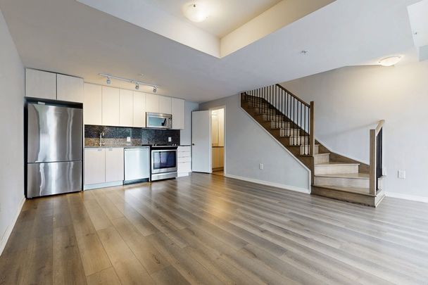 For Lease - 3237 Bayview Avenue Unit# Th 106, Toronto, Ontario - Photo 1