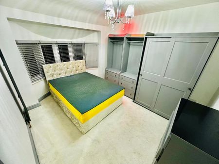 3 bedroom semi-detached house to rent - Photo 3