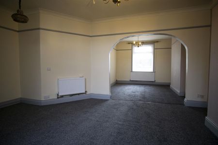 3-Bed Terraced House To Let on Hartington Road, Preston - Photo 5