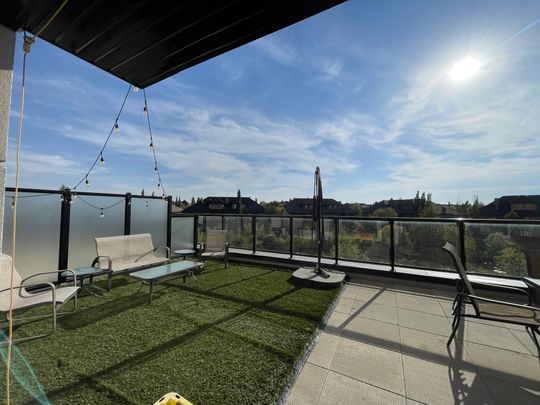 GREAT 2 BED 2 BATH, 2ND-FLOOR APARTMENT W/UNDERGROUND PARKING STALL IN THE COMMUNITY OF AMBLESIDE - Photo 1