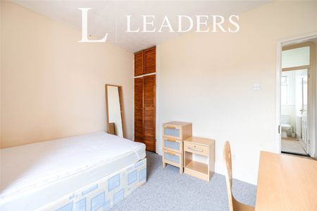 3 bedroom house to rent Talbot Road, Southsea, PO4 - Photo 4