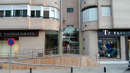 Piso de alquiler en Calle Catedrático Fernando Piñuela, Santa María de Gracia - Photo 2