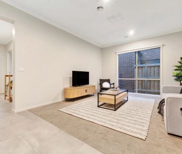 Comfort, Space & Convenience in the Heart of Werribee - Photo 4