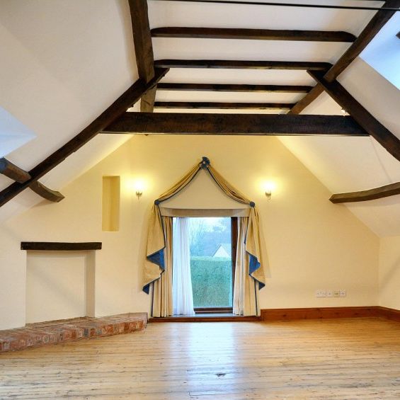 £1,500 PCM - Photo 1