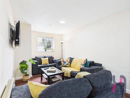 3 bedroom semi-detached house to rent - Photo 4