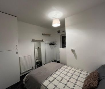 Room in a Shared Flat, Neasden Lane, NW10 - Photo 4