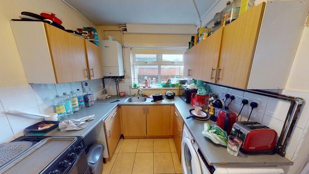 4 bedroom terraced house to rent - Photo 1