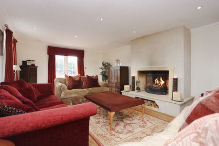 Greenknowes Poultry Fa - Photo 2