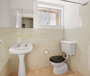 Bondi 2 Bedroom Apartment With LUG - Photo 6