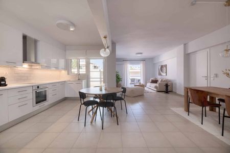 Glistening 2BR Apartment in Marousi - Φωτογραφία 3
