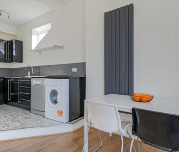 6 bedroom flat to rent - Photo 5