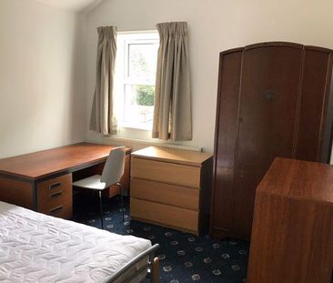 5 bedroom semi-detached house to rent - Photo 3