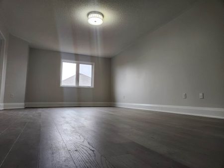 Four bedroom for rent Brampton - Photo 3