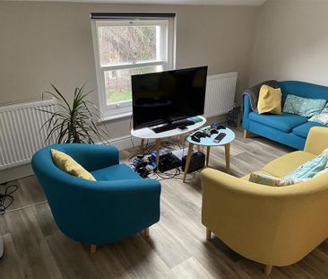 3 bedroom flat to rent - Photo 2