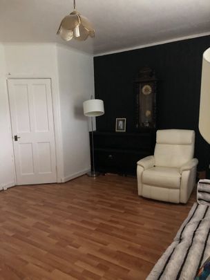 2 Bed Flat, Broadholm Street, G22 - Photo 1