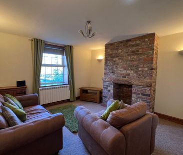 Orange Row - Photo 1