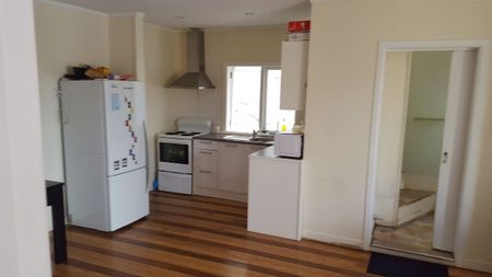 Charming 2BR Onehunga Unit w/AC! - Photo 2