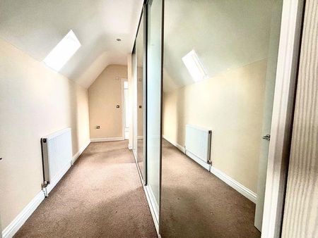 4 bedroom detached house to rent - Photo 4