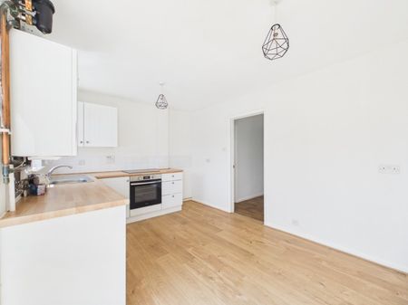 The Bassetts, Stroud, Gloucestershire, GL5 - Photo 3