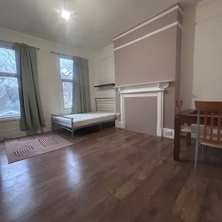 Room in a Shared House, Northfield Road, N16 - Photo 3