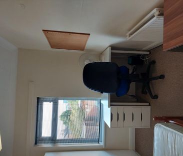 Bournemouth Victoria Place Springbourne, BH1, Dorset - Photo 3