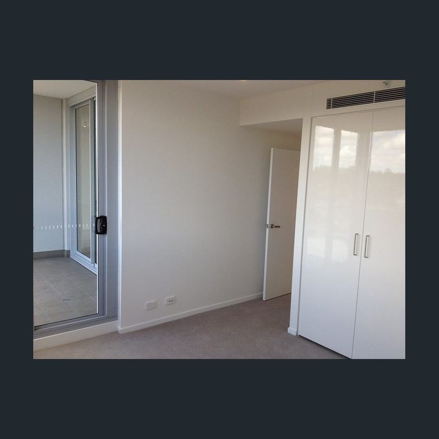 Modern 1 Bedroom Apartment - Photo 1