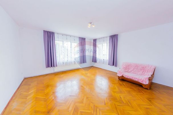 Parter de casă 133 mp de închiriat în centrul orașulu... - Fotografie 1