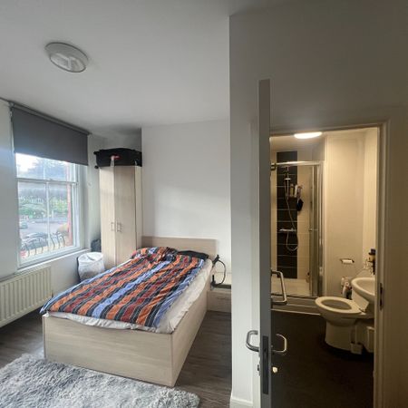 Room in a Shared House, Bristol St, B5 - Photo 4
