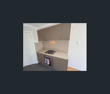 Modern Family Home - Photo 5