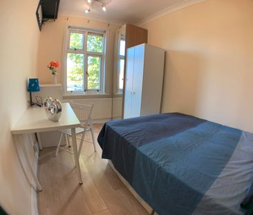 Room in a Shared House, Barlow Road, W3 - Photo 3