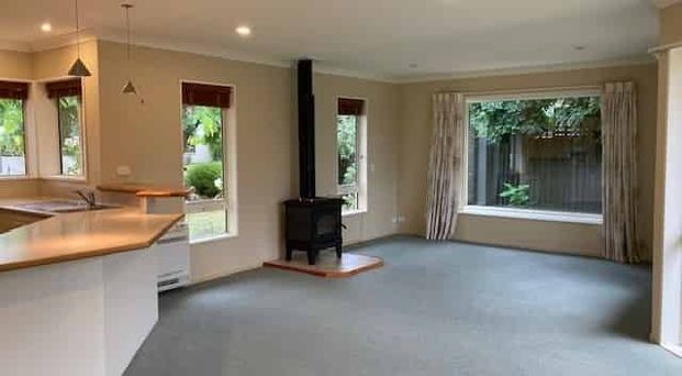 Lovely family home in Lincoln - Photo 1