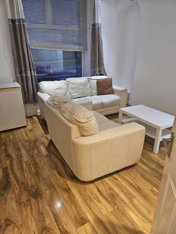 Studio Flat, Hutcheon Street, AB25 - Photo 2