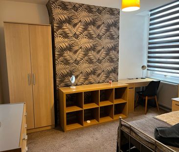 Room in a Shared Flat, Spellow Lane, L4 - Photo 5
