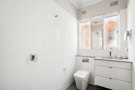 Unit 4/2 Paul Street, - Photo 5