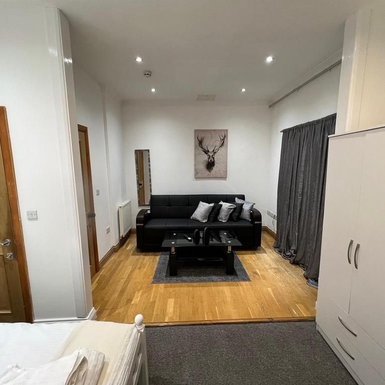 House share to rent - Photo 1