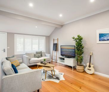 Charming Renovated Cottage - Photo 4