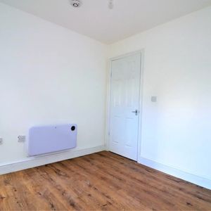 2 Bed Flat, King Street, LU1 - Photo 2