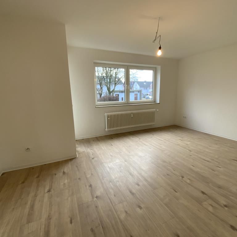 Wir haben für Sie renoviert: 3-Zimmer-Wohnung mit bodengleicher Dusche frei! - Photo 1