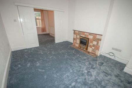 3 bedroom terraced house to rent - Photo 2