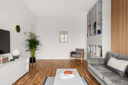 Lovely & Cozy Apartment with Balcony in Neukölln #23 - Photo 2